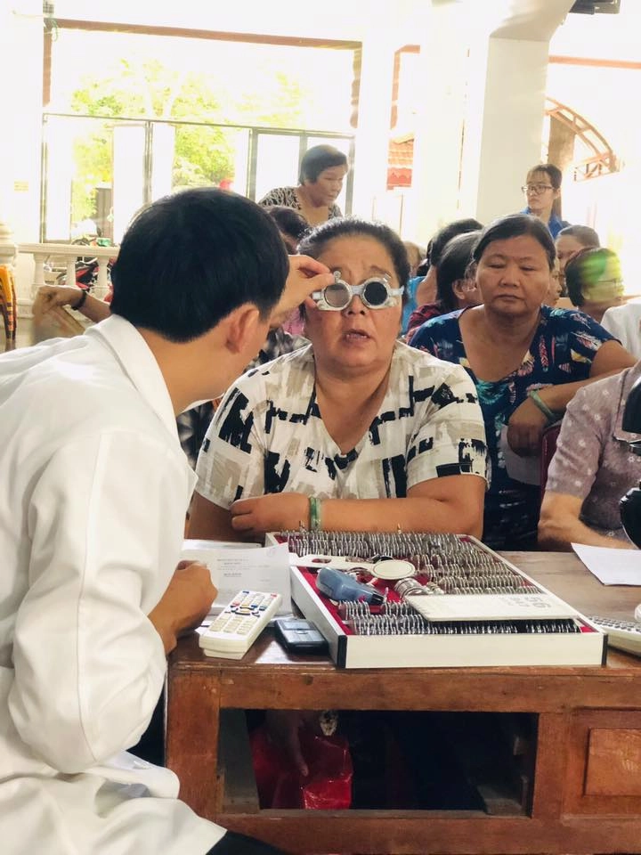 chẩn đoán bệnh lý về mắt